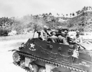 ファイル:180px-M7 Priest korea.jpg