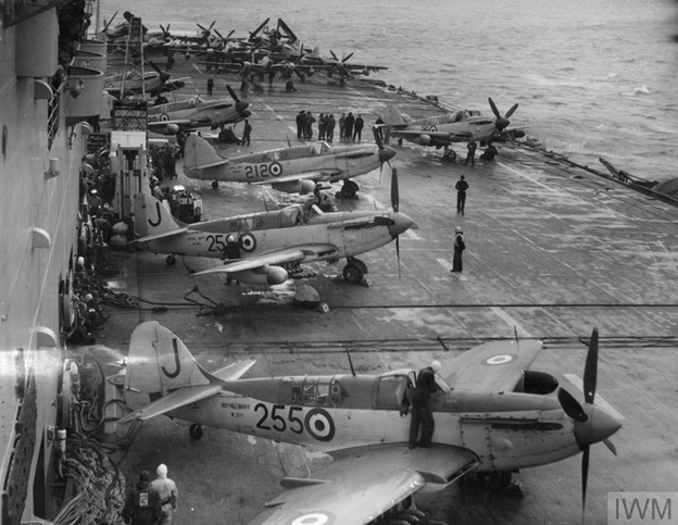 Файл:HMS Eagle в северной Атлантике, учения Mainbrace; сентябрь 1953 ...