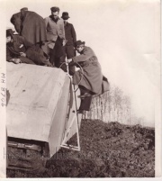 ファイル:180px-Maus Trial runs.jpg