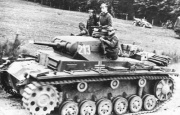 ファイル:180px-Pz III Crew out.jpg