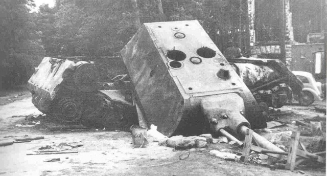 ファイル:640px-Maus destroyed prototype.jpg