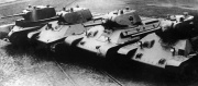 ファイル:180px-A-20 BT-7M, A-20, T-34 Model 1940 and Model 1941.jpg
