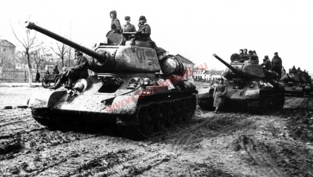 Fichier:640px-T-34-85 10.jpg