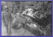 Fichier:180px-H-31 tank threw a track, Wildflecken 1958,.jpg