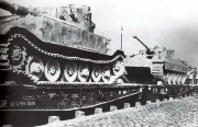 Fichier:180px-PzKpfw V-IV 1.jpg
