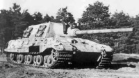 ファイル:200px-Jagdtiger note the massive superstructure and a huge gun.jpg