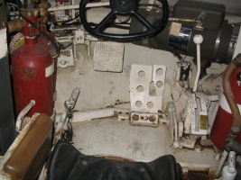 Fichier:267px-An overview of the driver's position is seen here.jpg