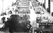 ファイル:180px-Daimler benz production line Pz III.jpg