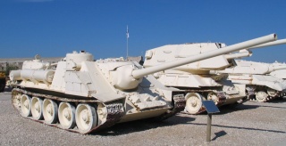 Fichier:320px-SU-100 at Yad la-Shiryon Museum Israel..jpg