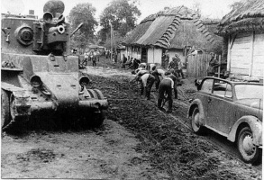 ファイル:293px-BT-7 A-fast-tank-ukraine-1941-01.jpg