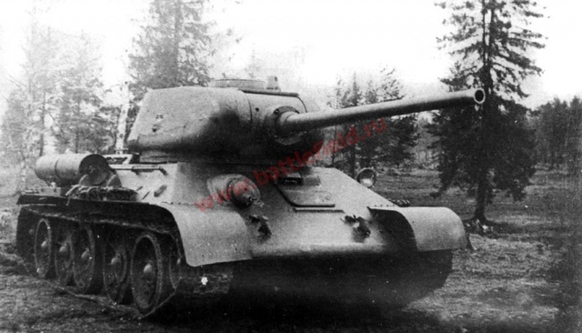 ファイル:640px-T-34-85 31.jpg