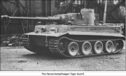 Fichier:180px-PzKpfwVI photo 3.png