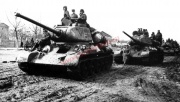 ファイル:180px-T-34-85 10.jpg