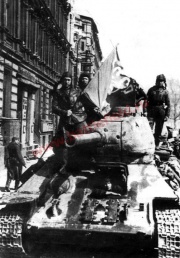 Fichier:180px-T-34-85 18.jpg