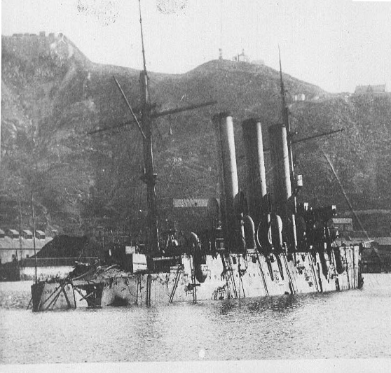Soubor:Затанувший крейсер Поллада.png