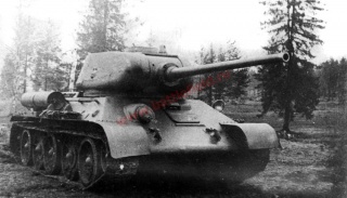 Fichier:320px-T-34-85 31.jpg
