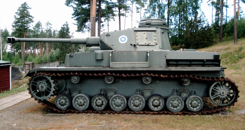 ファイル:800px-PzKpfw IV Ausf J Finnish.jpg