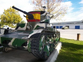 ファイル:267px-T-26 mod 1933 El Goloso Museum in Madrid Spain.jpg