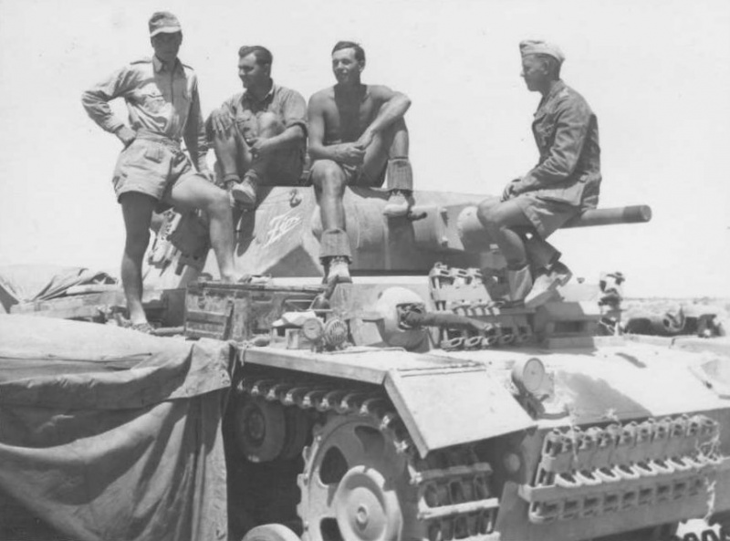 Fichier:800px-A Pz III Ausf. L Afrika.jpg