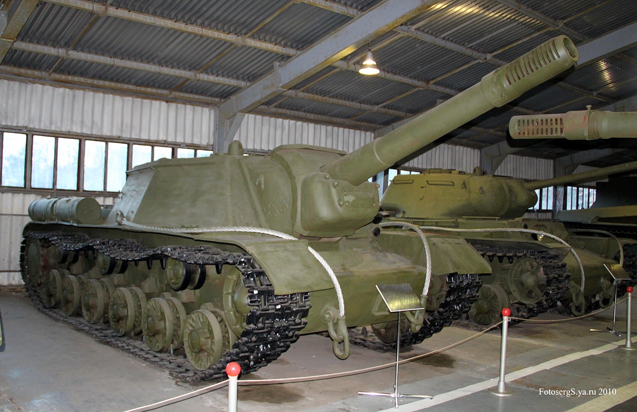 Ису спб. Су-152 самоходная. Зверобой танк Су 152. САУ Су-152 зверобой. Танк СССР Су 152.