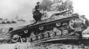 ファイル:180px-Panzer III on trials.jpg