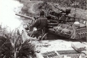 ファイル:180px-Okinawa on the Shuri Line in May 1945. Note .30 cal.jpg