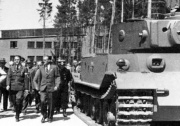 ファイル:180px-Albert Speer Ferdinand Porsche and Tiger(P).jpg