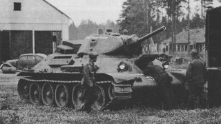 ファイル:320px-T-34 747(r) mod 1940.jpg