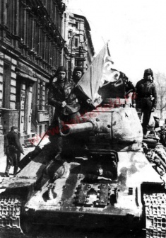 Archivo:235px-T-34-85 18.jpg