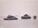 ファイル:160px-An M18 towing an M18 at Fort Hood, Texas.jpg