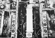 ファイル:180px-Maus engine compartment .jpg