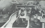 ファイル:180px-Panther turret interior.jpg