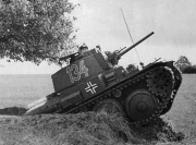 ファイル:180px-PzKpfw 38(t) pic3.jpg