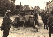 Fichier:180px-Renault Char D 2 tank, named L'Alma, armed with SA35 gun.jpg
