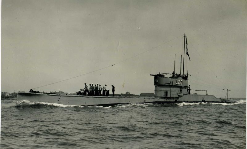 File:HMS L20.jpg