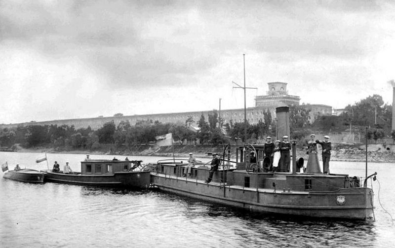 Plik:Neptun-buksir.jpg