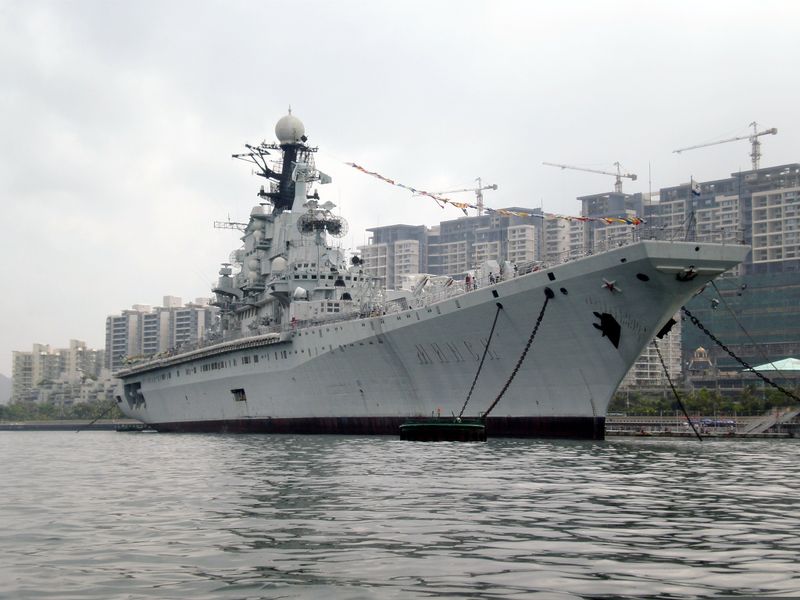 File:ТАКР "Минск".jpeg