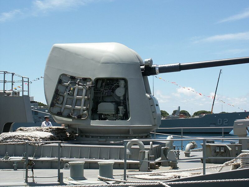Plik:HMAS Arunta 5inch.jpg