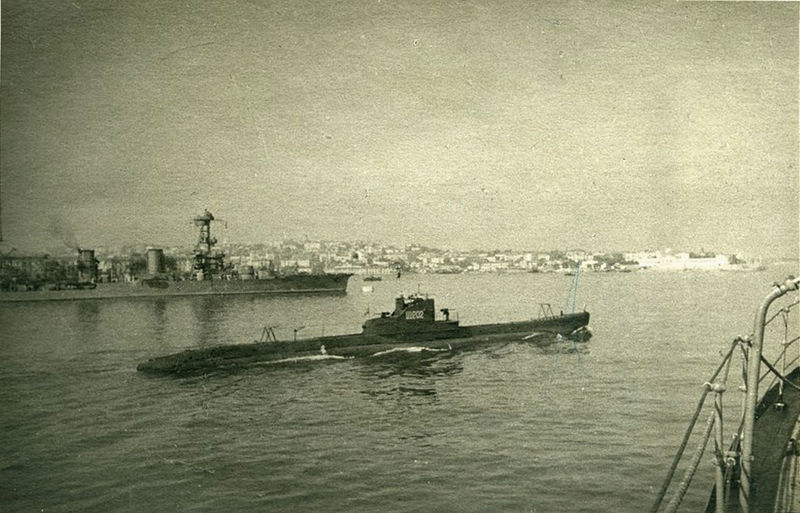 File:Подводная лодка «Щ-202».jpg