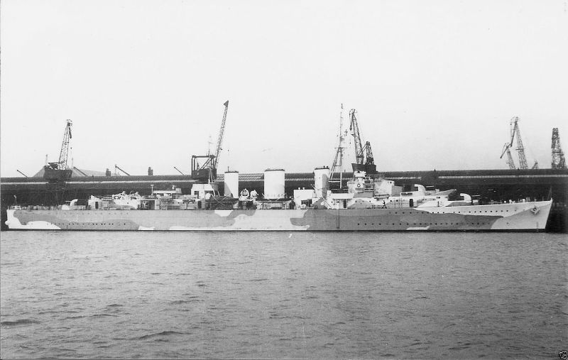 파일:HMS Welshman Pic 02.jpg