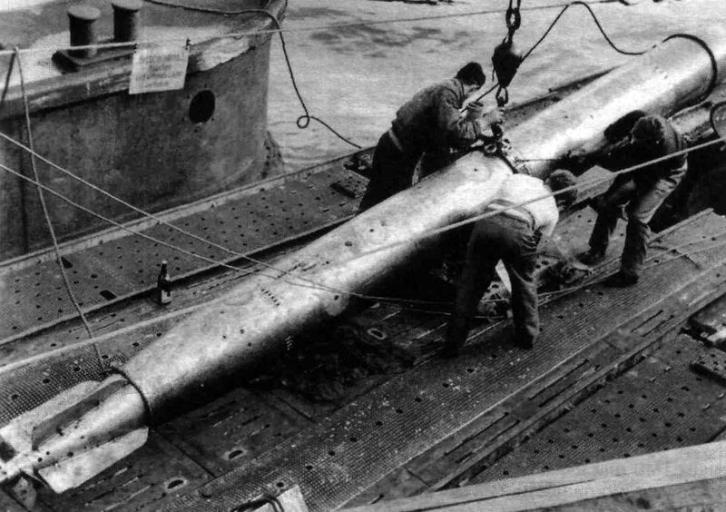 Fichier:U-94 torp.jpg