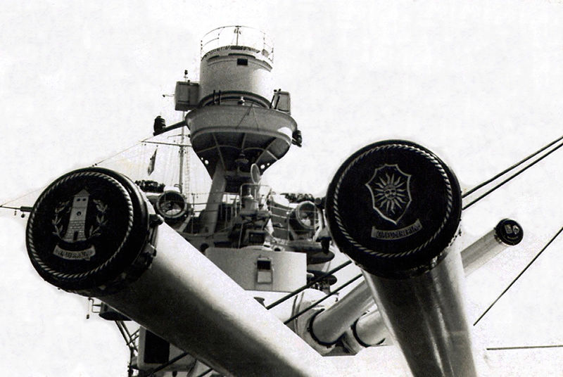 File:RN Pola tampions.jpg