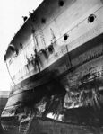 HMS_Centaur_Damaged_Bow_in_WW1_(50627946533).jpg