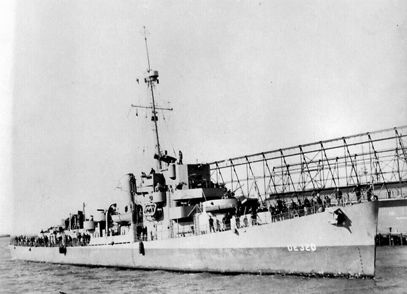 Datei:USS Menges.jpg
