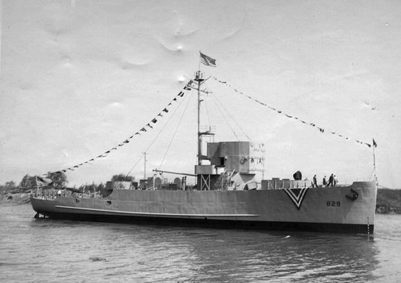 File:PCE-829.jpg