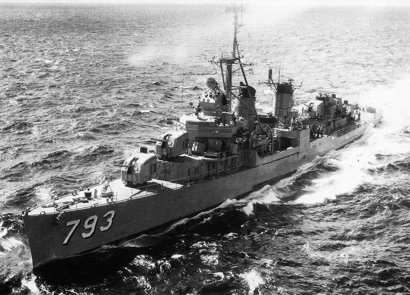 Datei:USS Cassin Young (1943) title.jpg