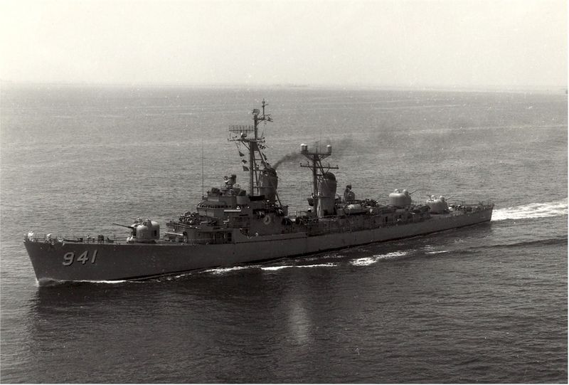 Plik:USS Du Pont Sea.jpg