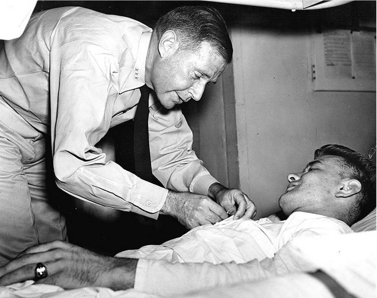 Datei:Admiral Raymond A. Spruance hospital.jpg