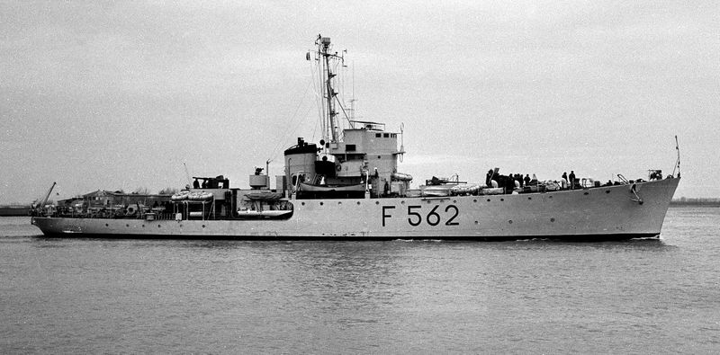Plik:Minerva F562.jpg
