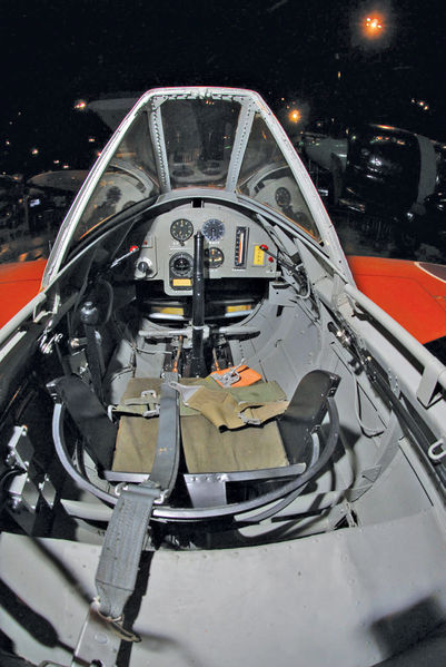 Datei:Ohka-cockpit..jpg